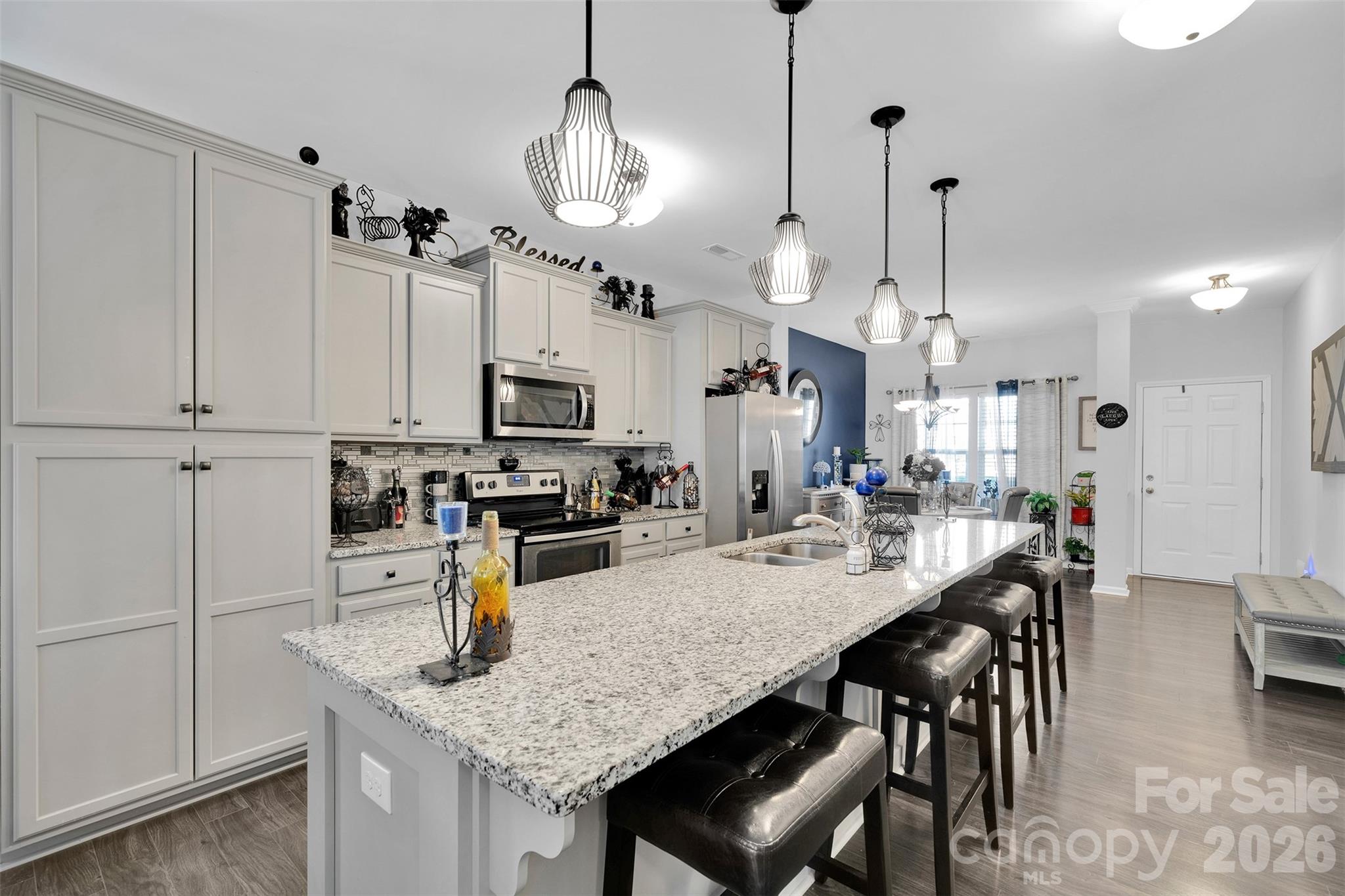 2527 Courtland Drive — Clover