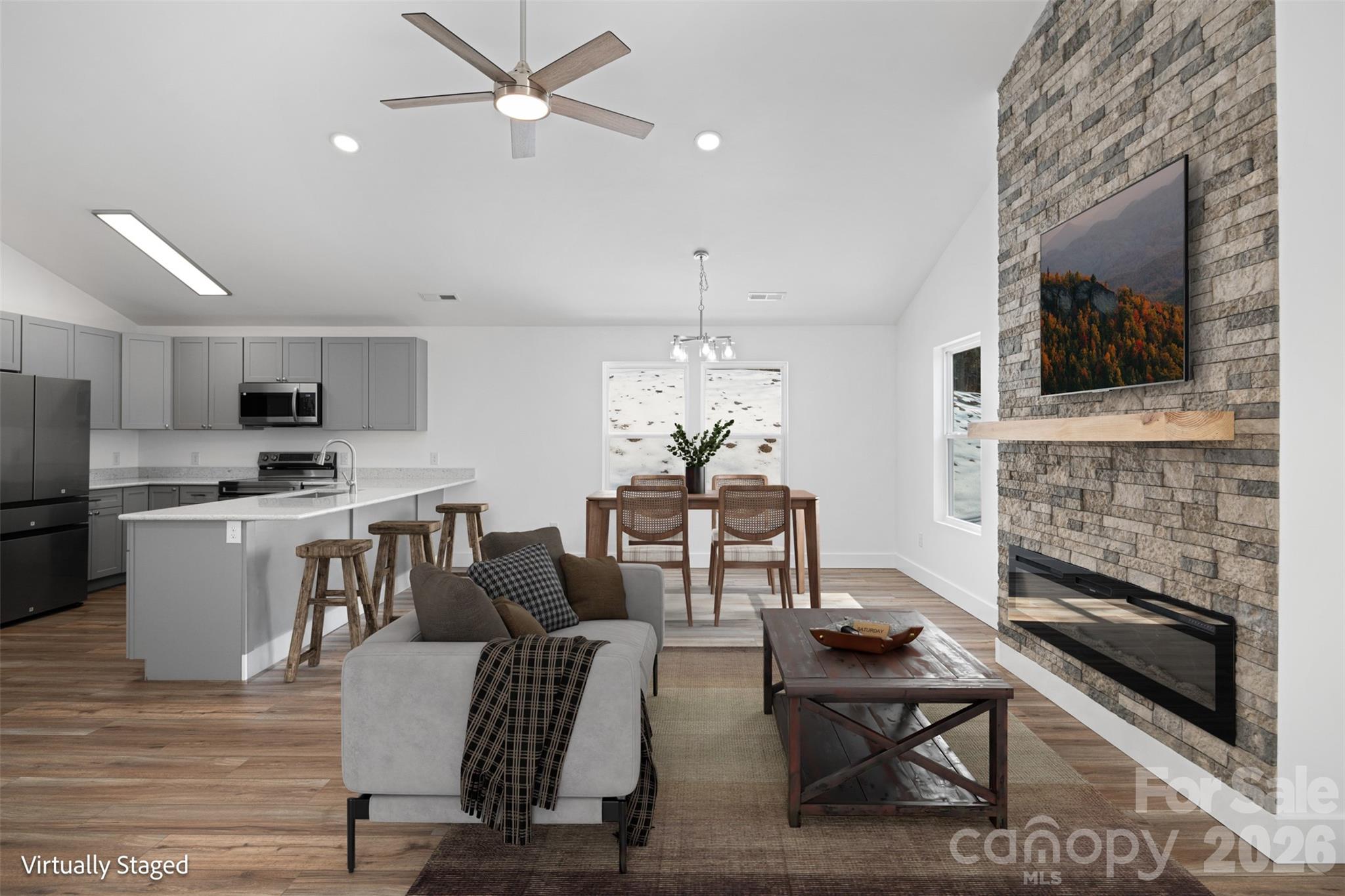 114 Woodpecker Road — Purlear