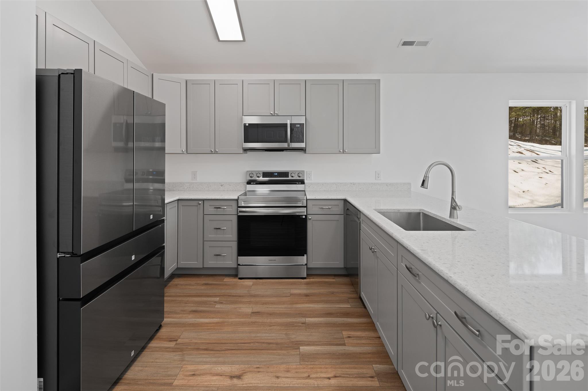 114 Woodpecker Road — Purlear