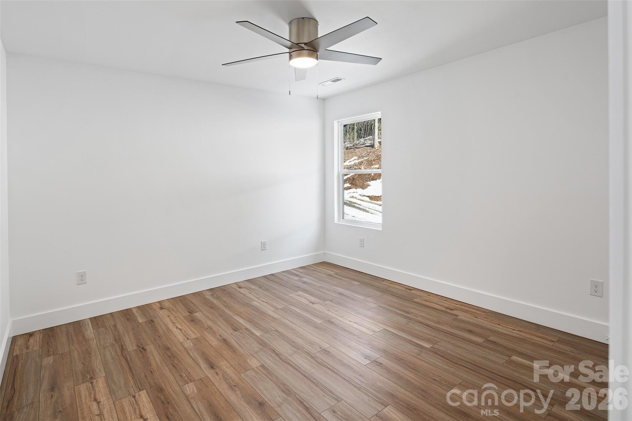 114 Woodpecker Road — Purlear