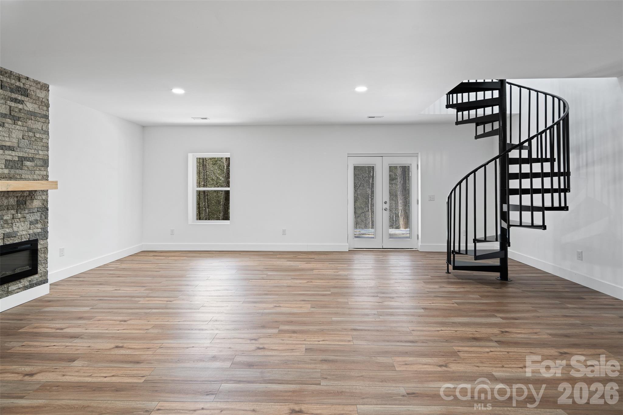 114 Woodpecker Road — Purlear
