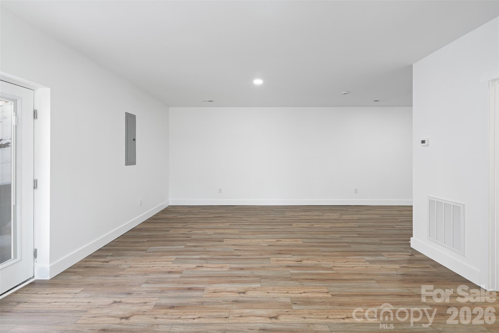 114 Woodpecker Road — Purlear
