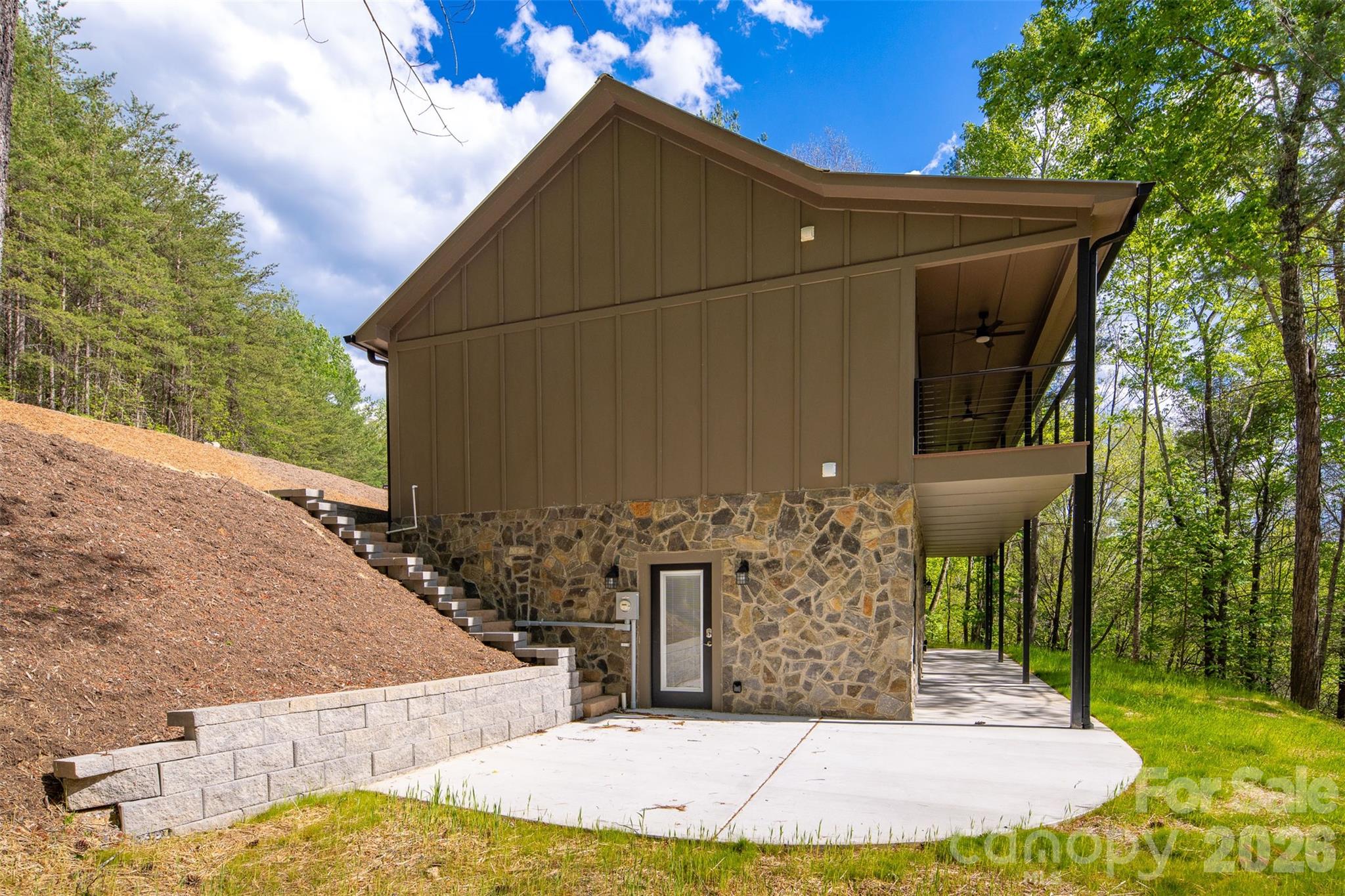 114 Woodpecker Road — Purlear