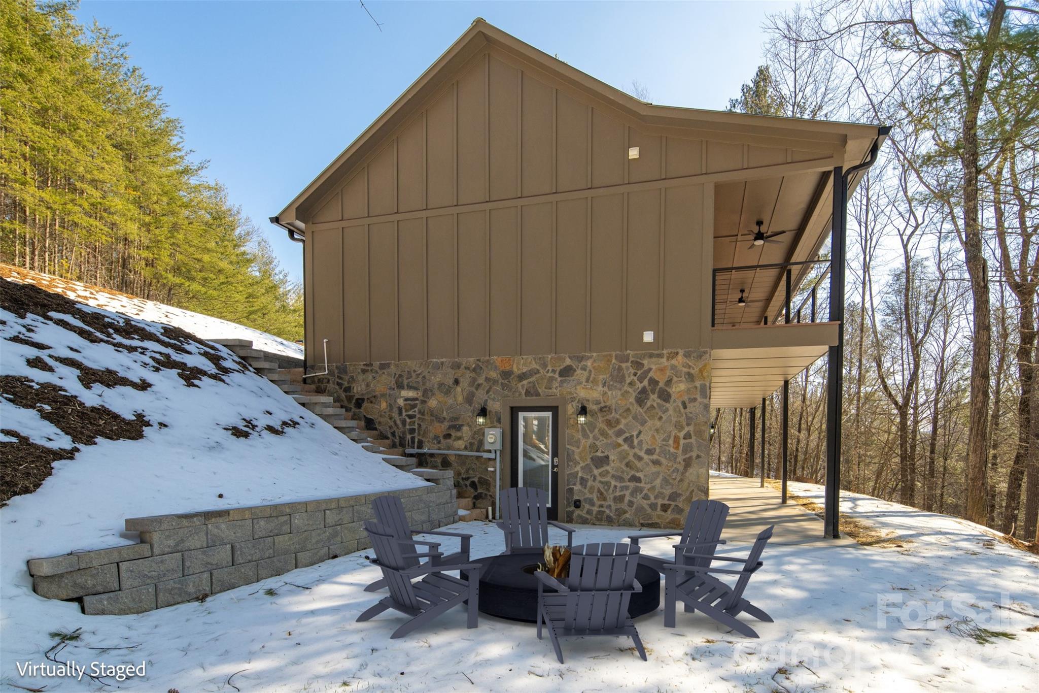 114 Woodpecker Road — Purlear