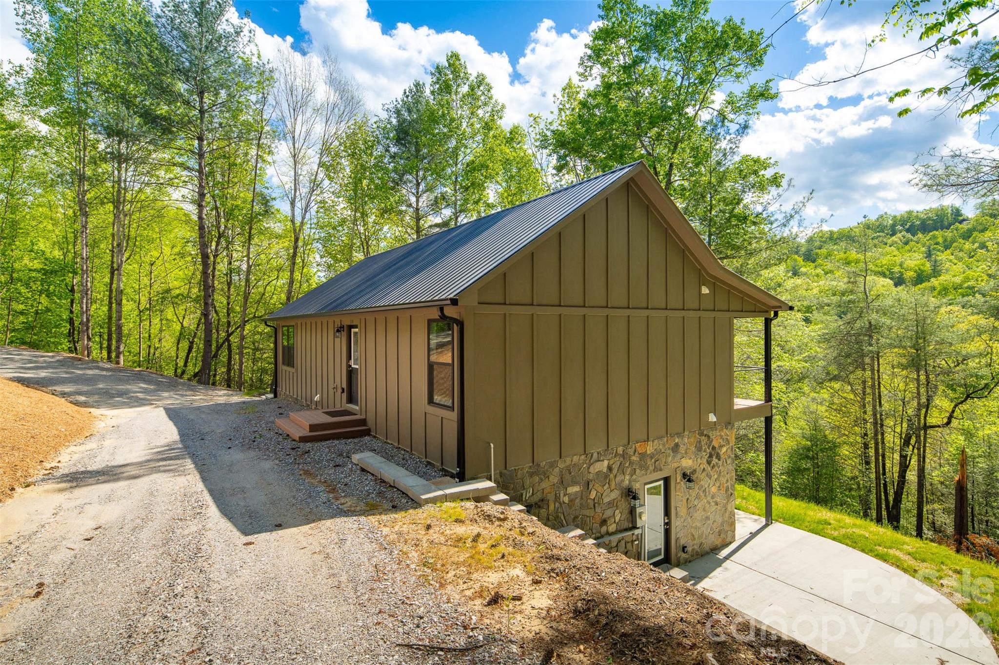 114 Woodpecker Road — Purlear