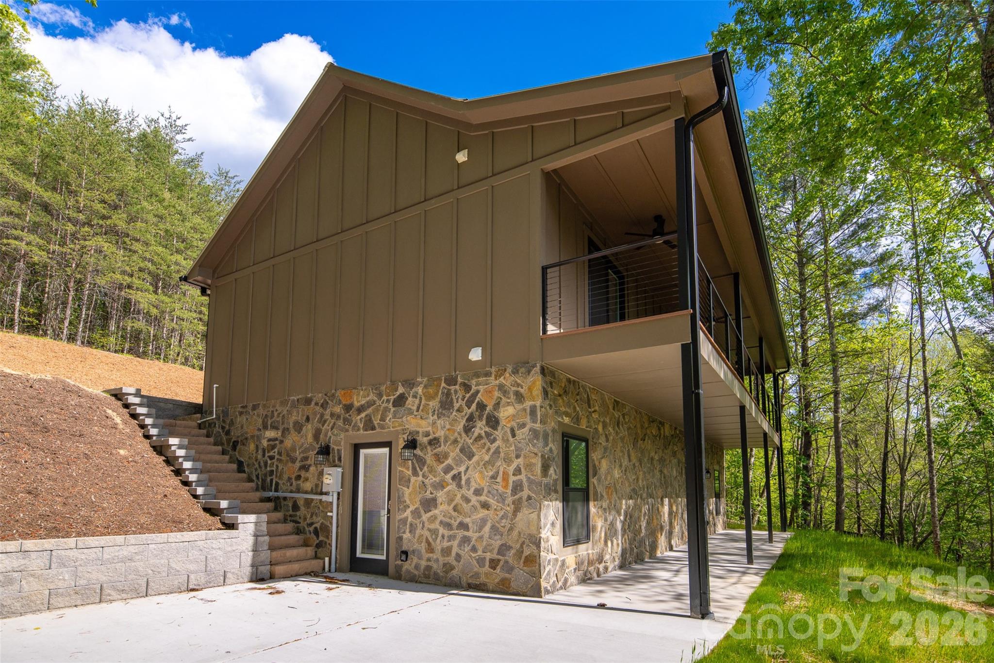 114 Woodpecker Road — Purlear