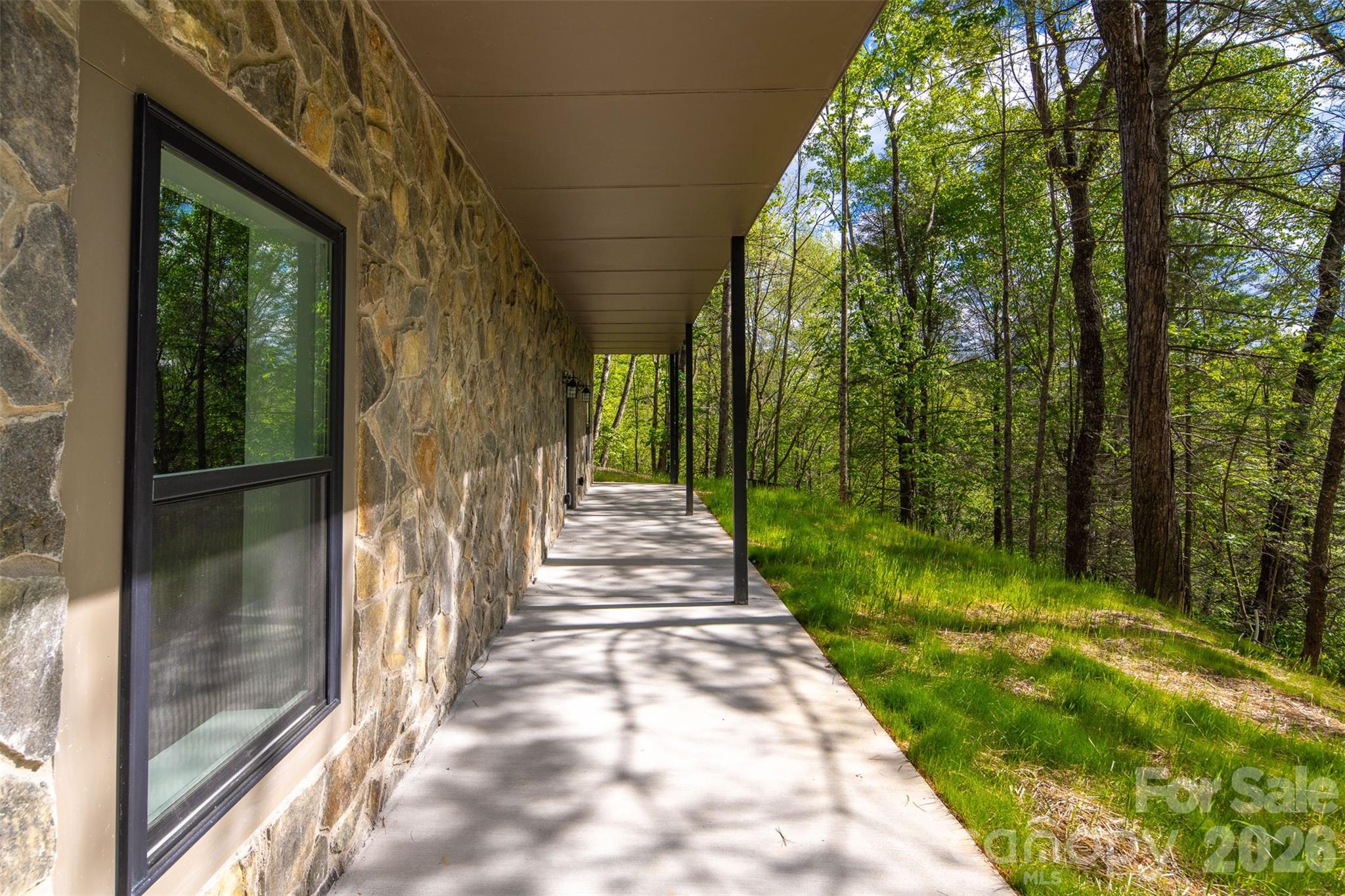 114 Woodpecker Road — Purlear