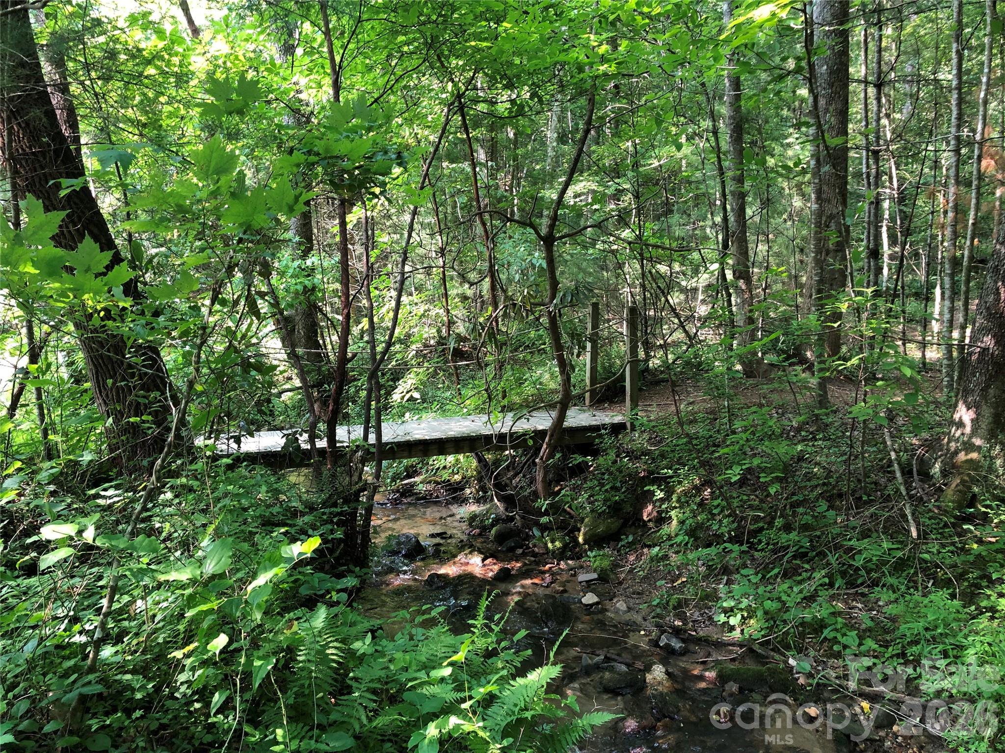 114 Woodpecker Road — Purlear