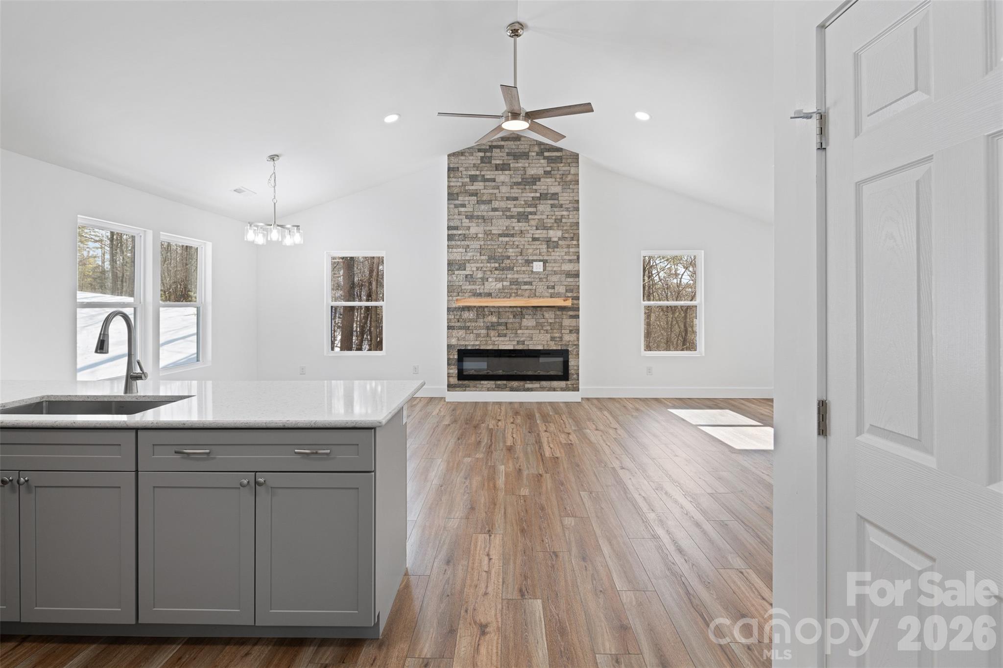 114 Woodpecker Road — Purlear