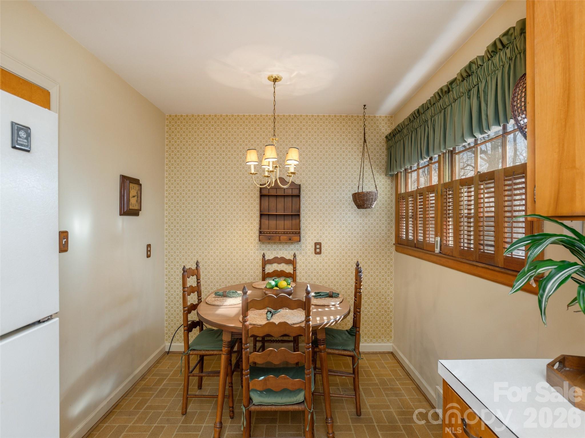 28 Westridge Drive — Asheville