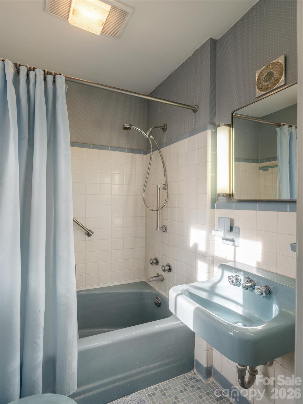 28 Westridge Drive — Asheville