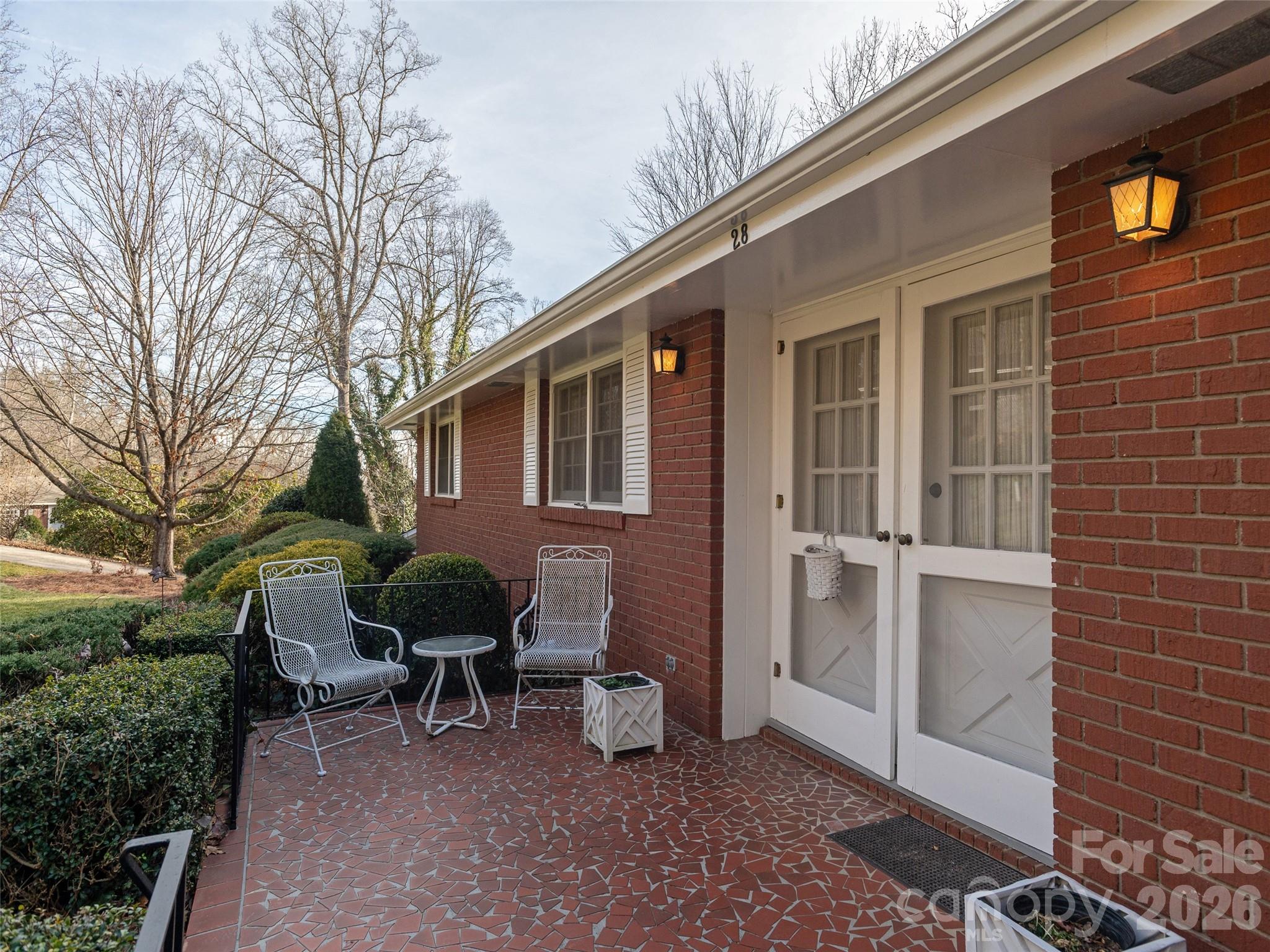 28 Westridge Drive — Asheville