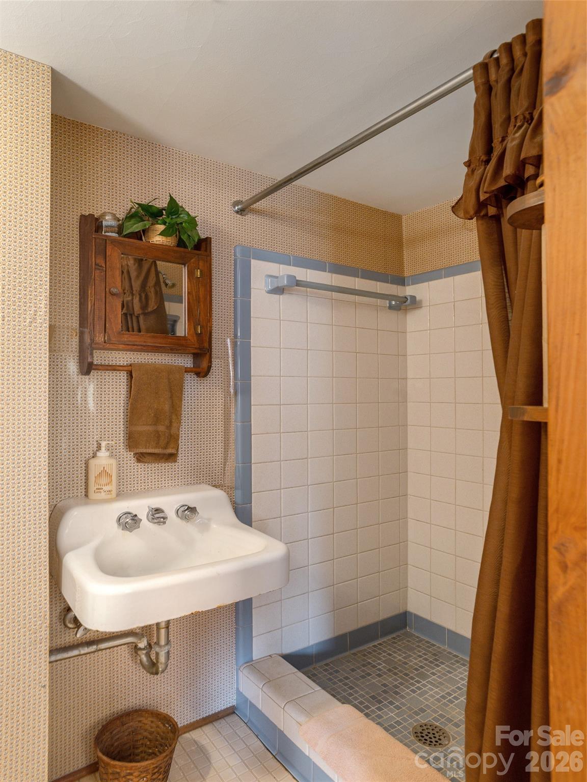 28 Westridge Drive — Asheville