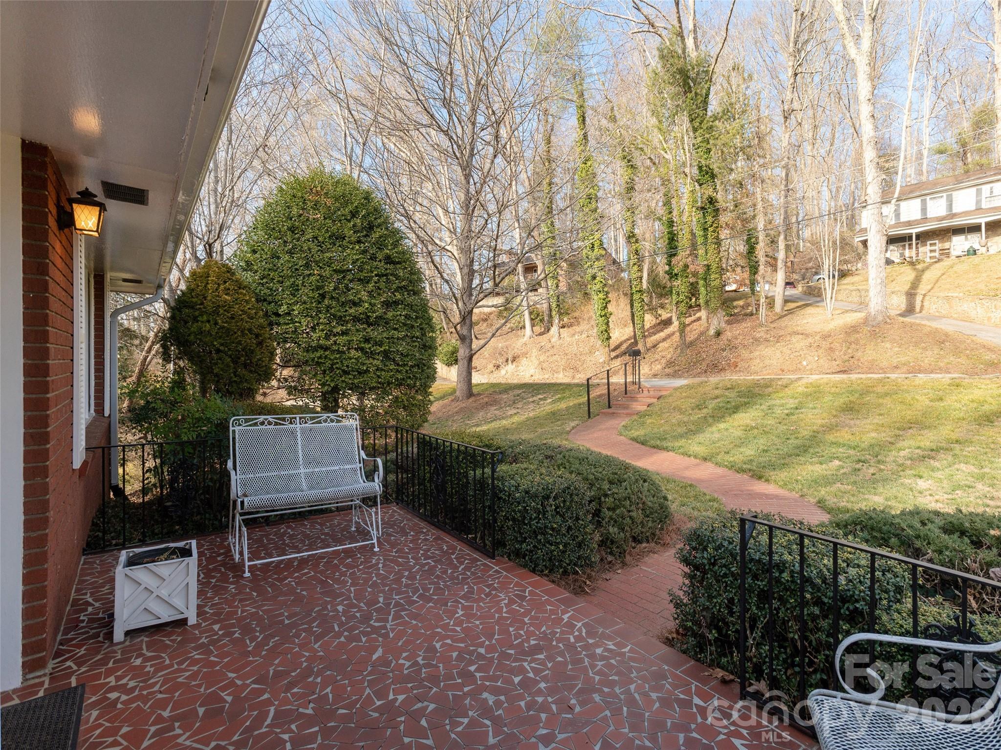 28 Westridge Drive — Asheville
