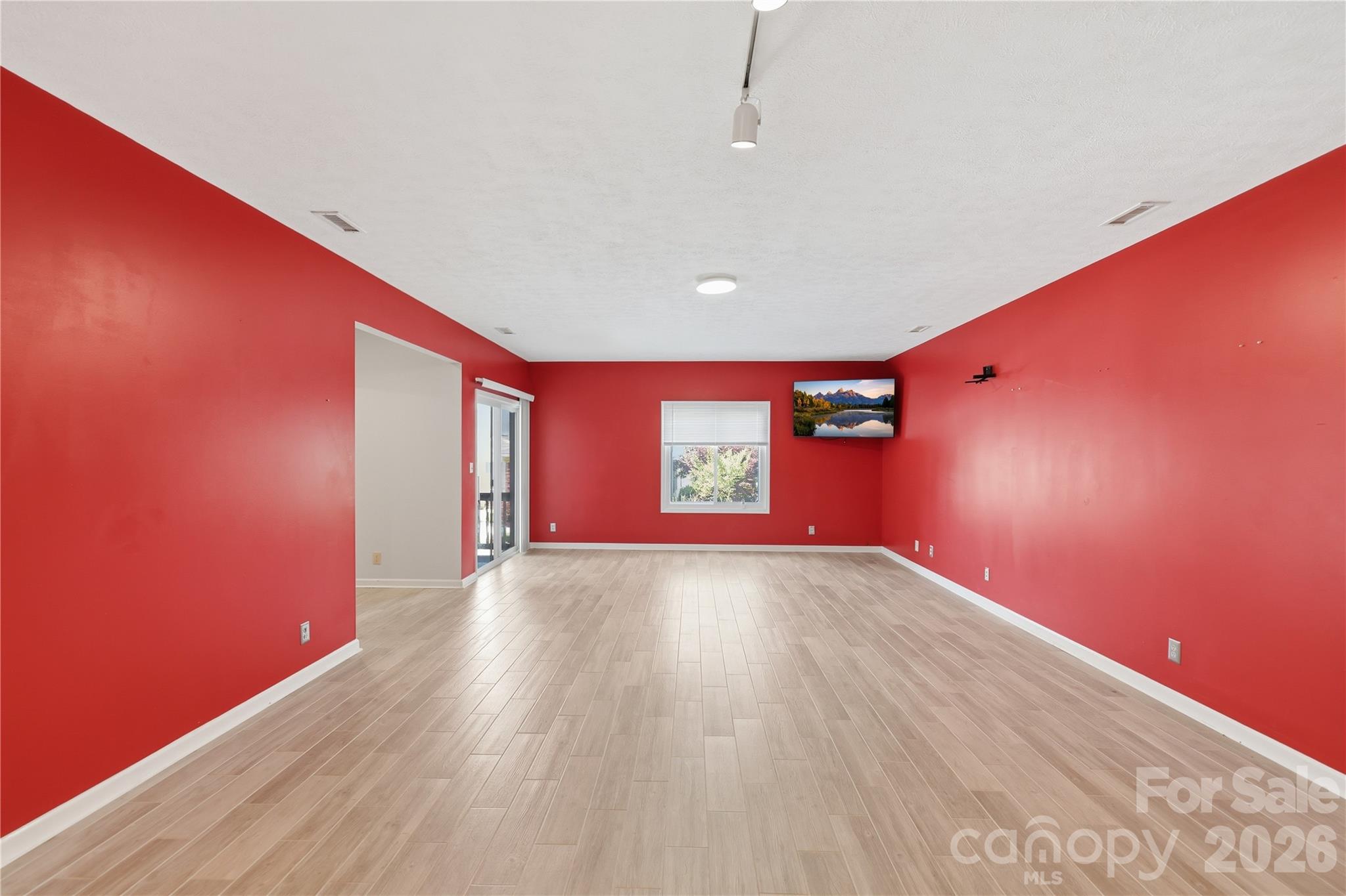 17 Driver Court — Hendersonville