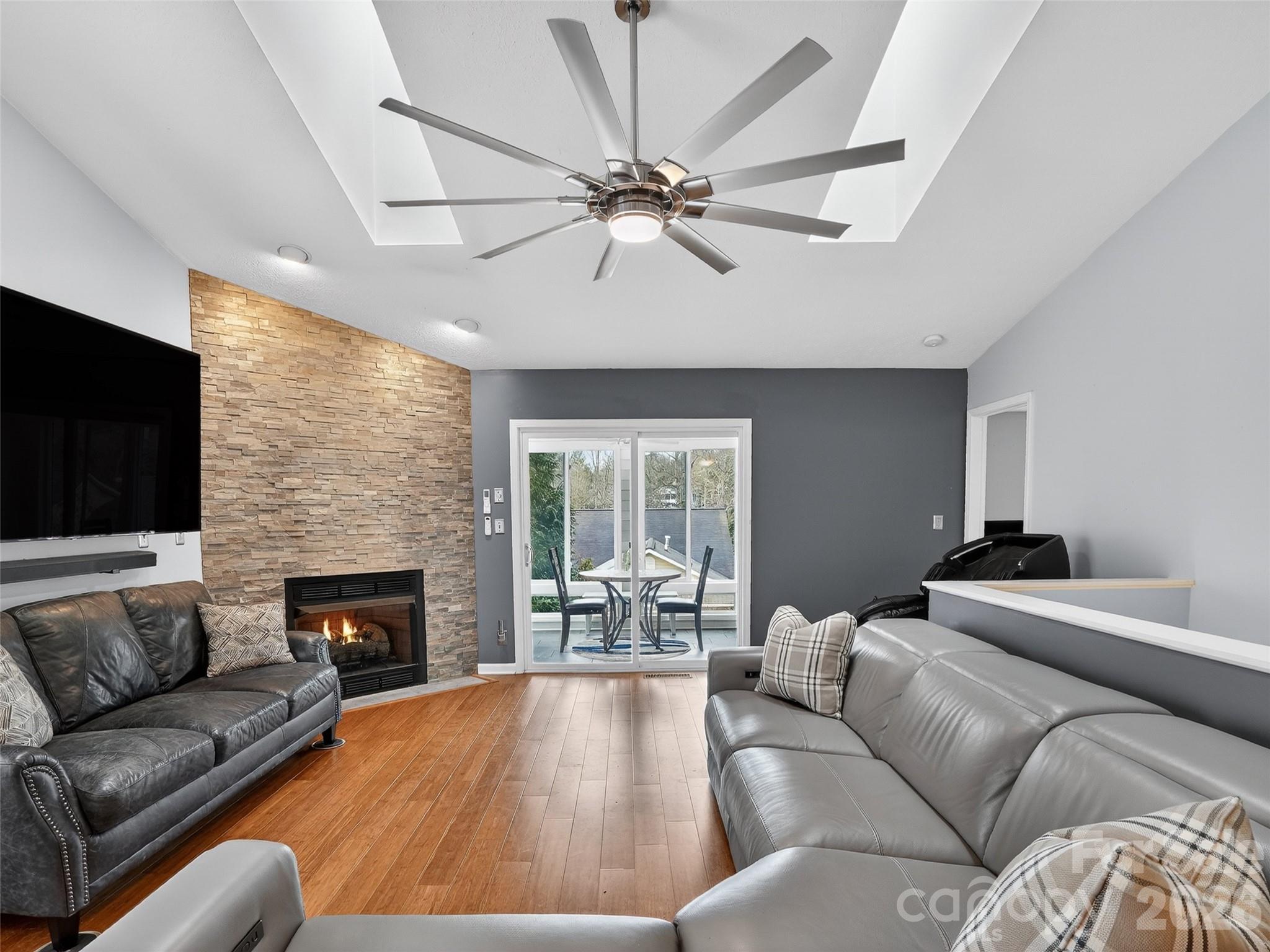 17 Driver Court — Hendersonville