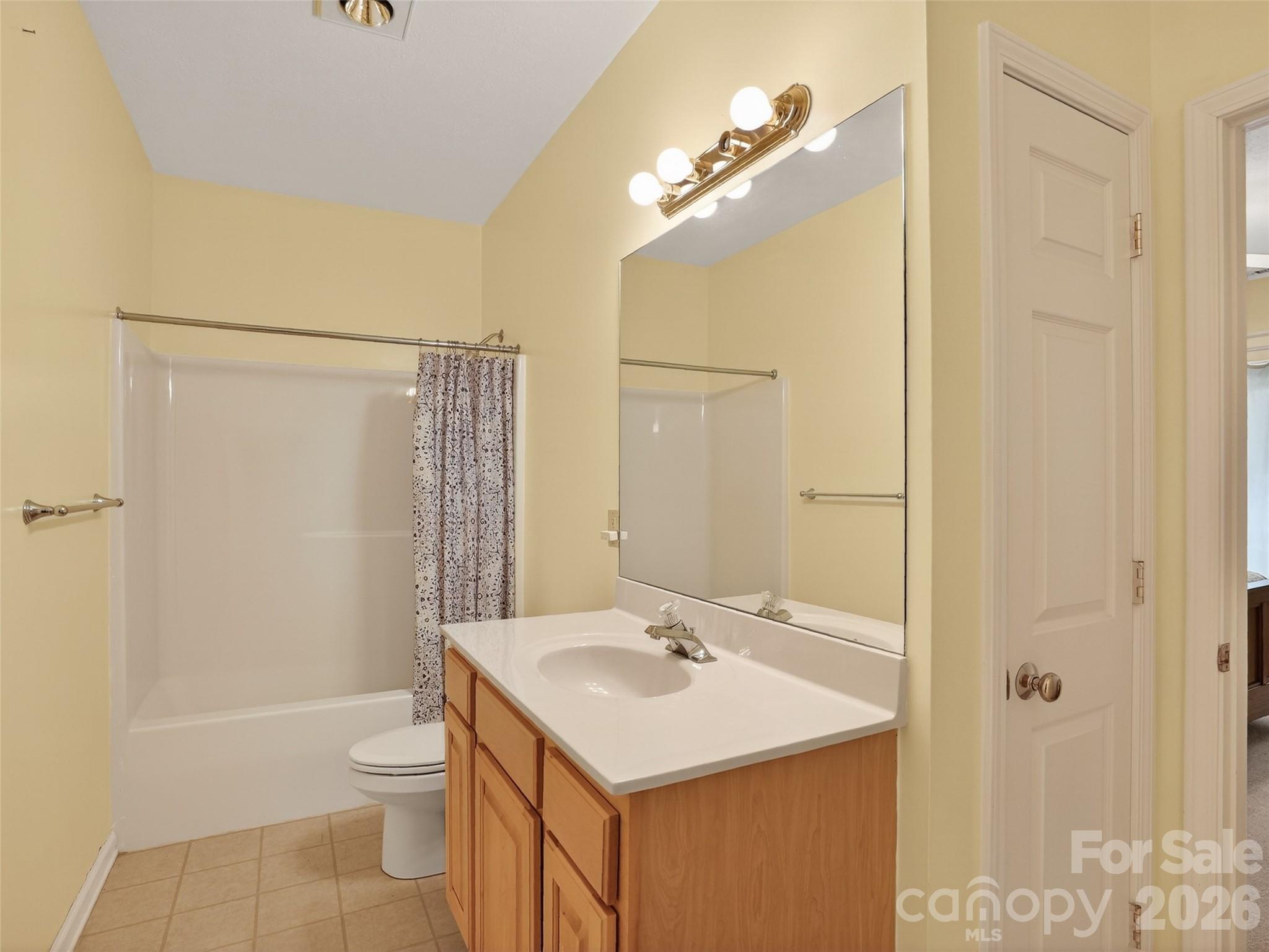 17 Driver Court — Hendersonville