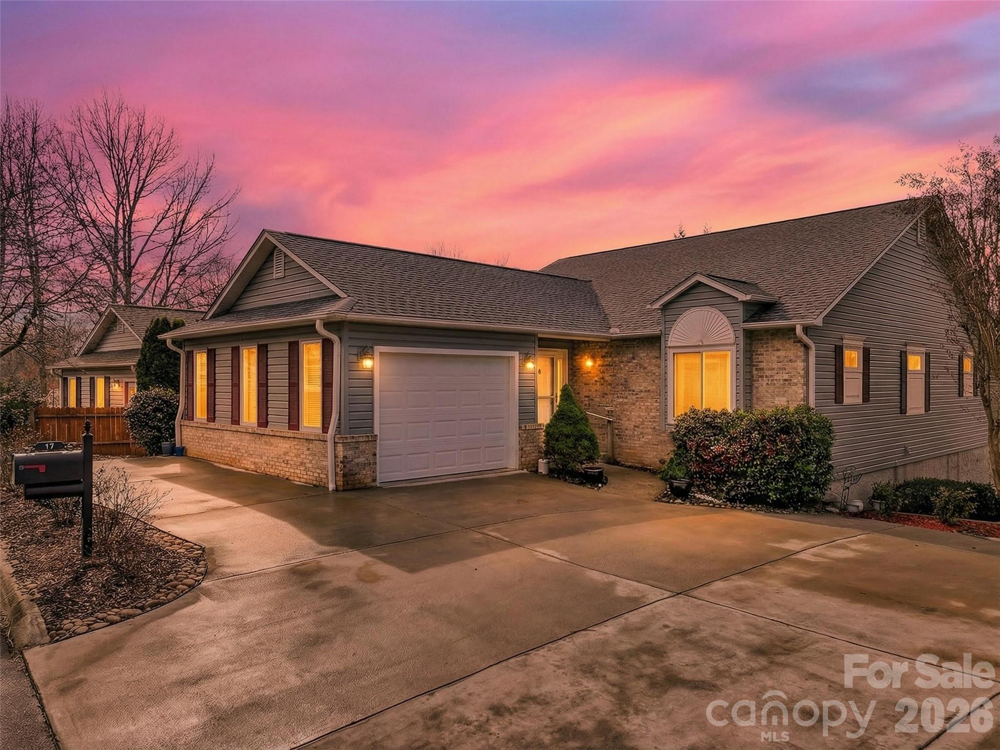 17 Driver Court — Hendersonville