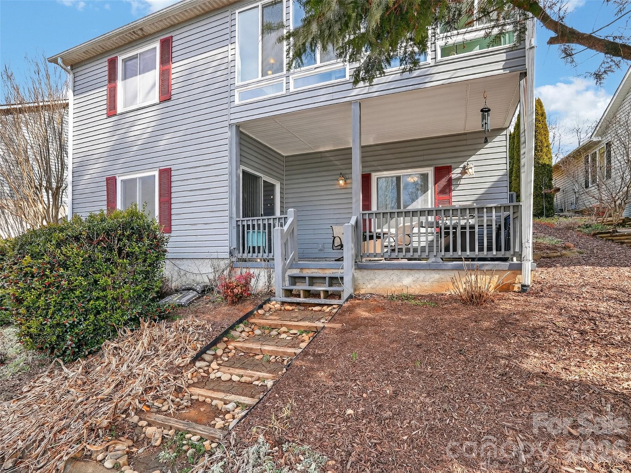 17 Driver Court — Hendersonville
