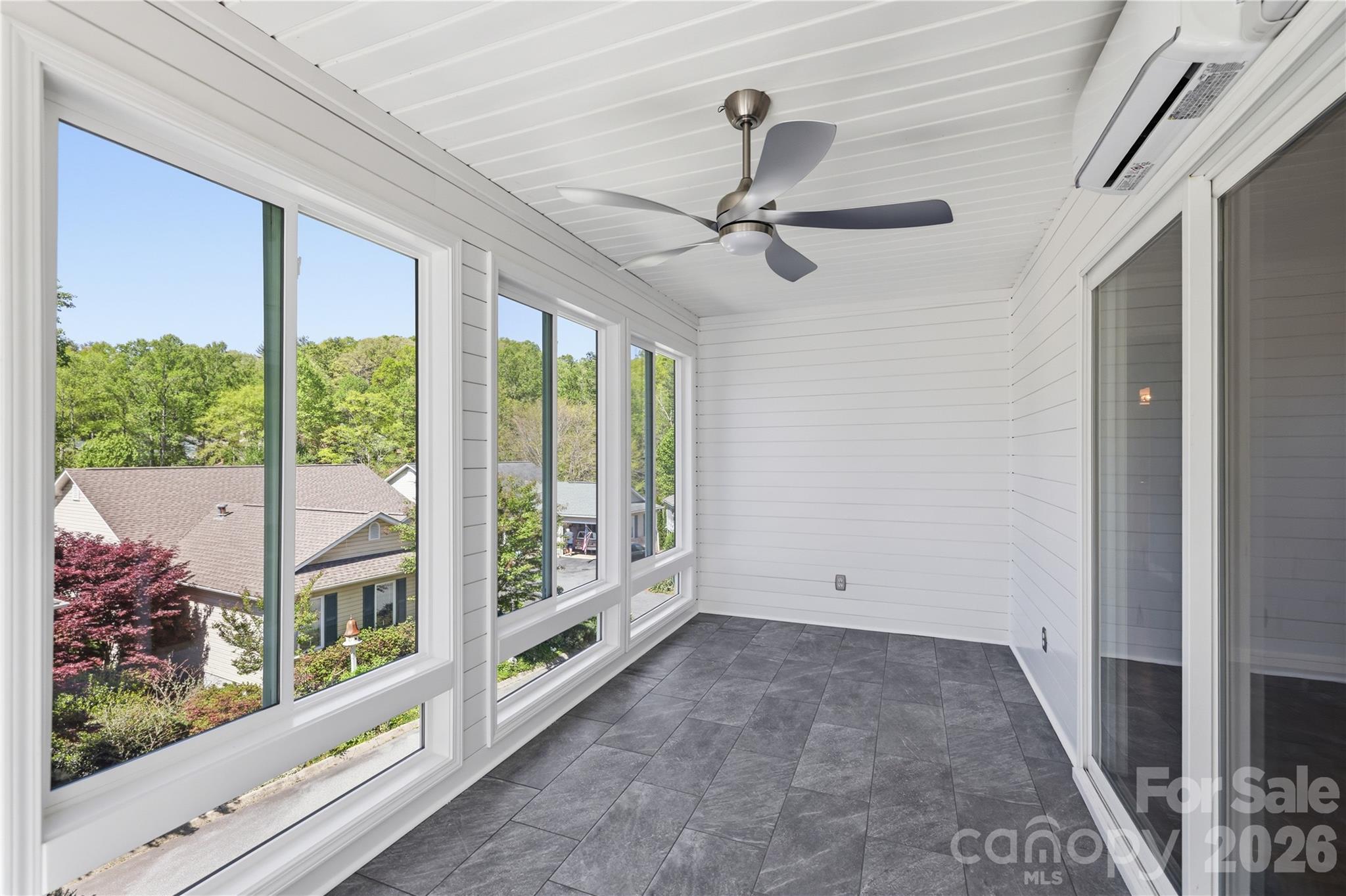 17 Driver Court — Hendersonville