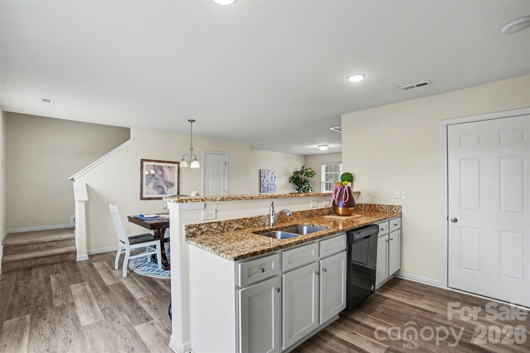 6004 Loy Court — Charlotte
