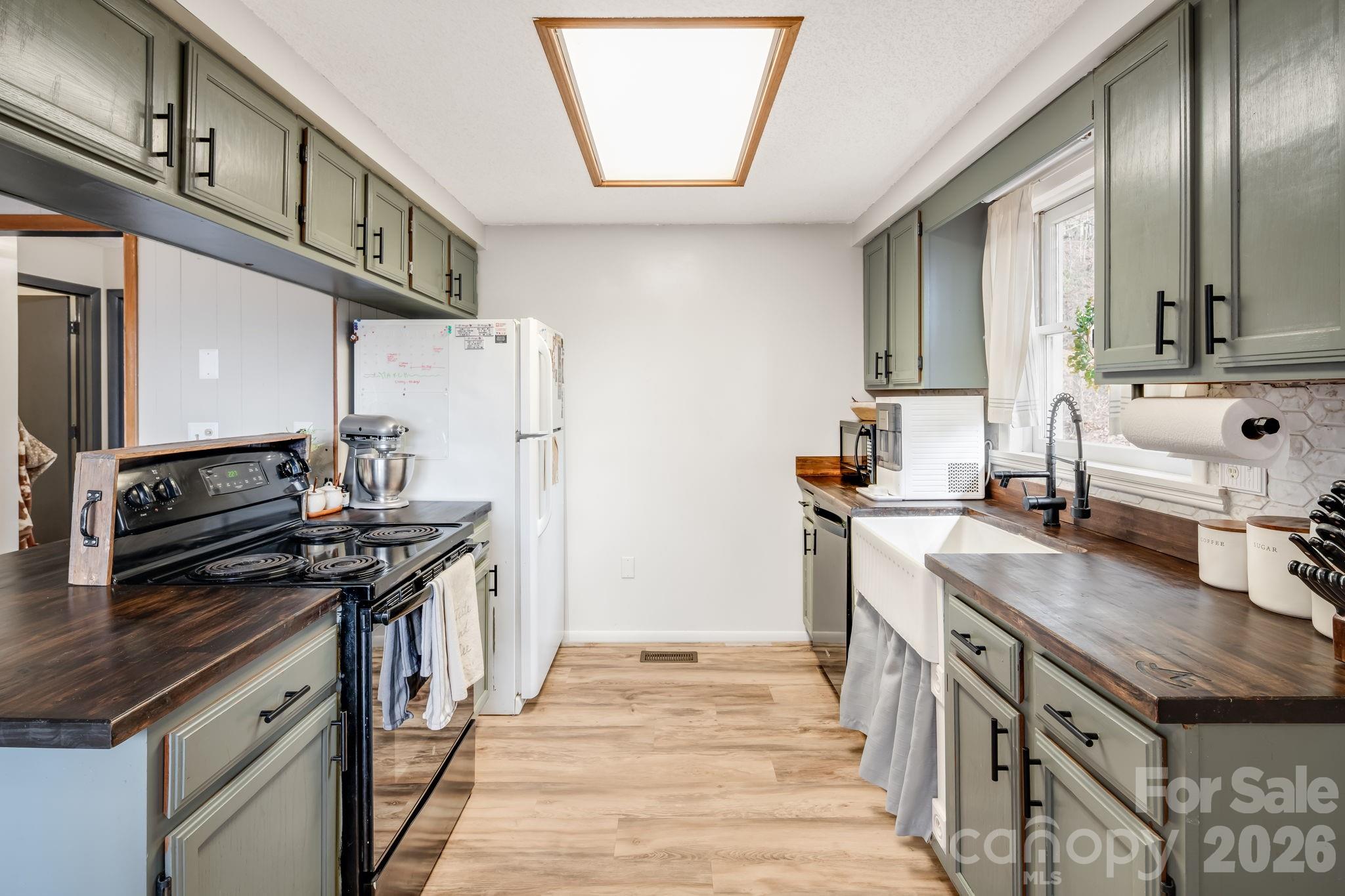 1330 Maple Springs Drive — Waynesville