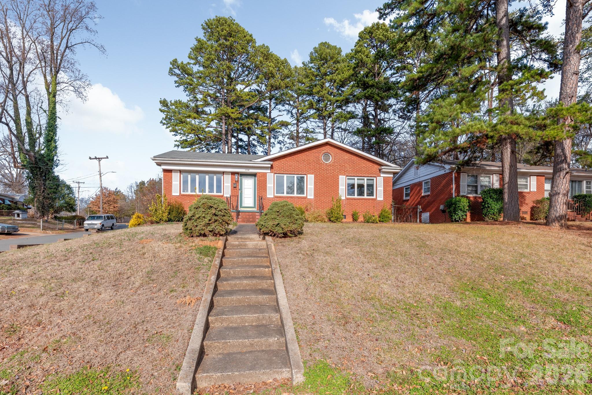 1708 Miles Court — Charlotte