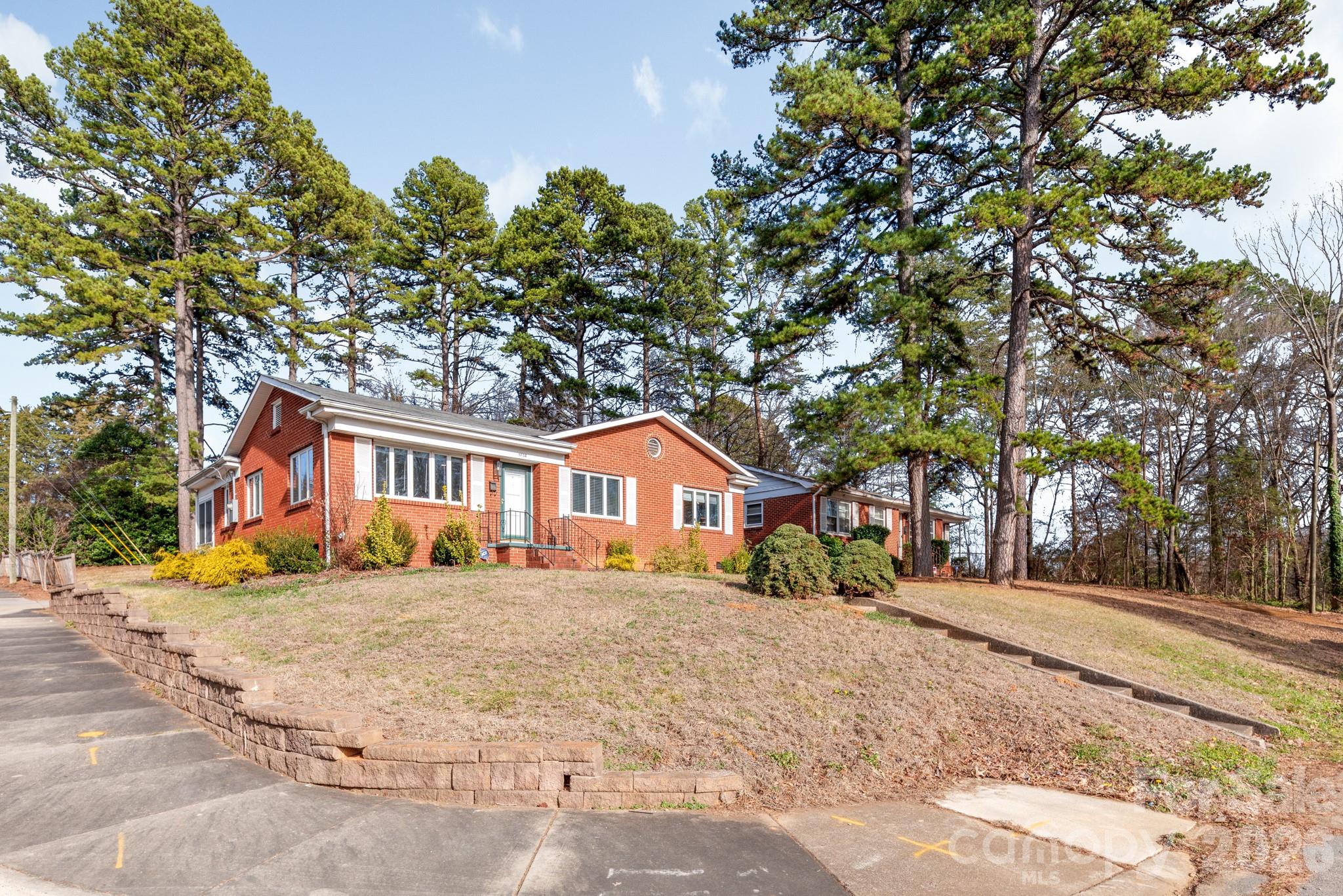 1708 Miles Court — Charlotte