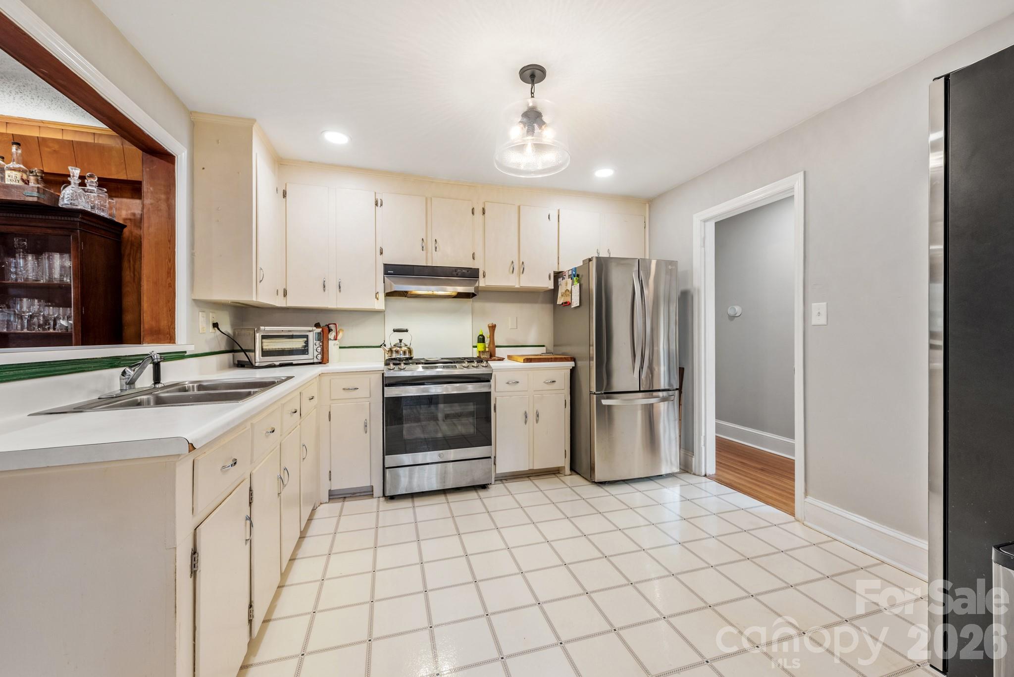 1708 Miles Court — Charlotte