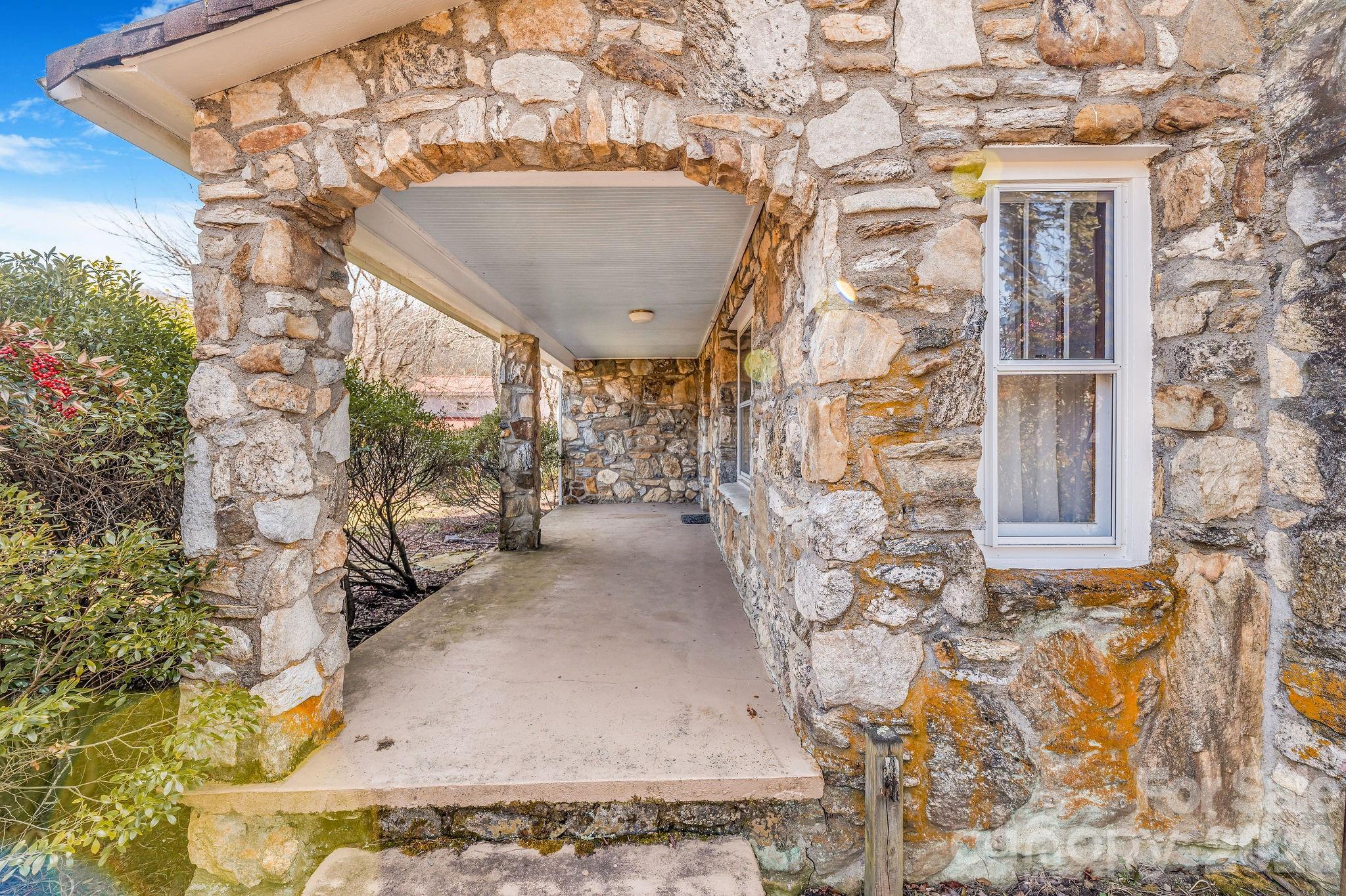 22 Mountain Spring Lane — Canton