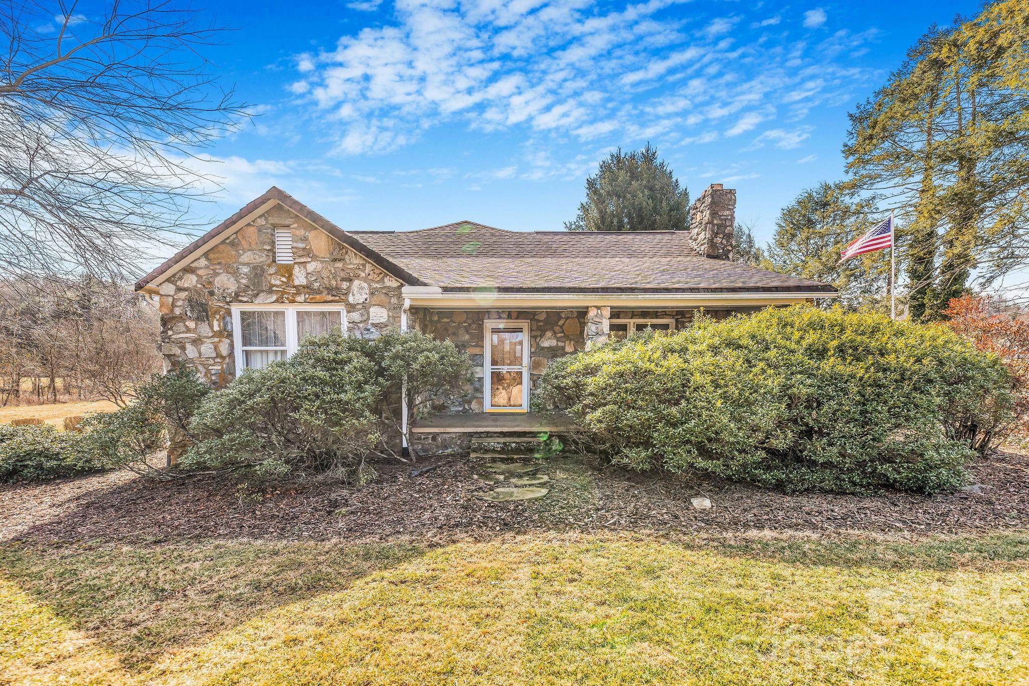 22 Mountain Spring Lane — Canton