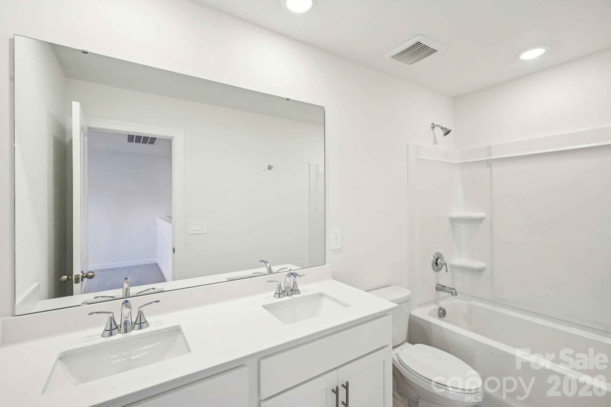 1419 Blue Jay Street — Newton