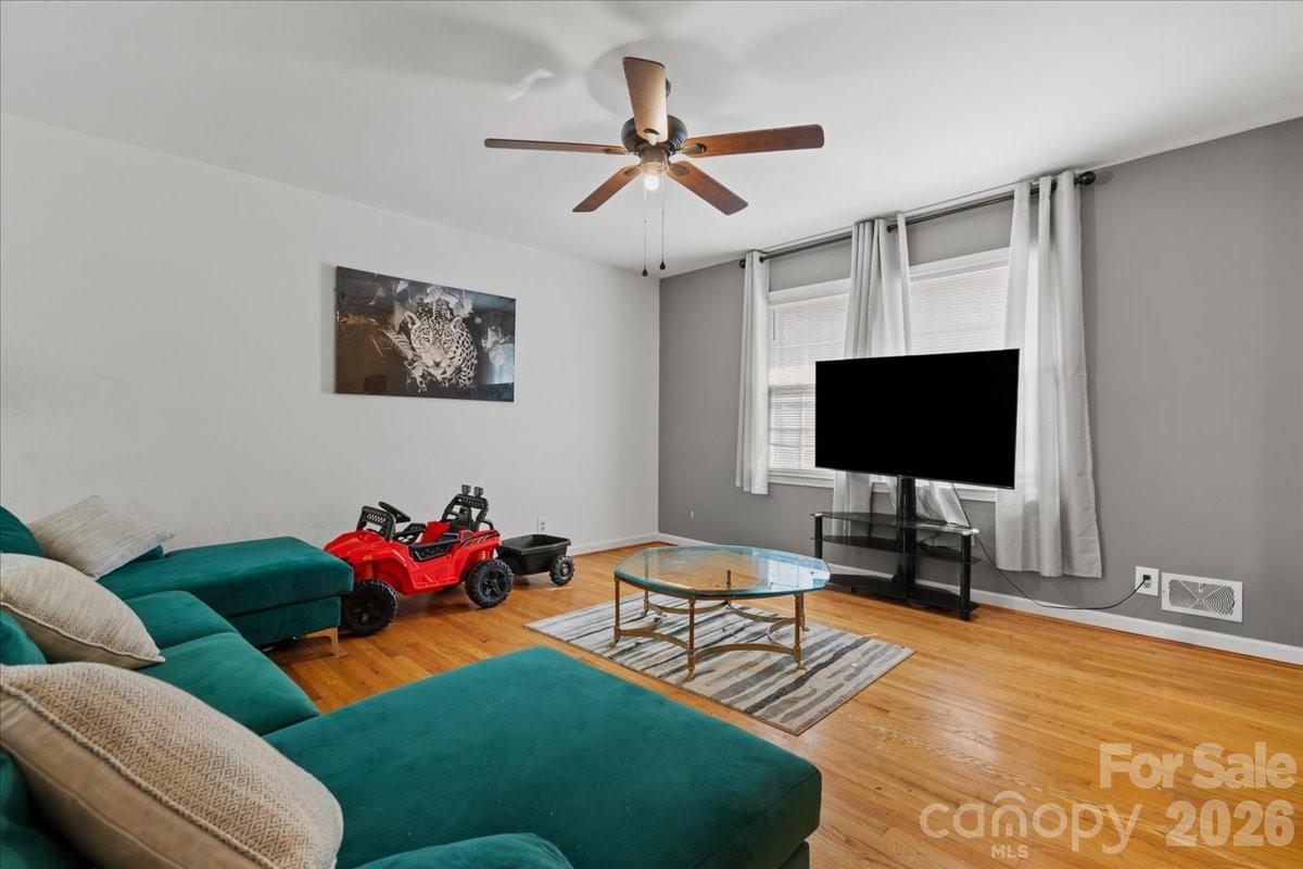 106 Elizabeth Drive — Cheraw