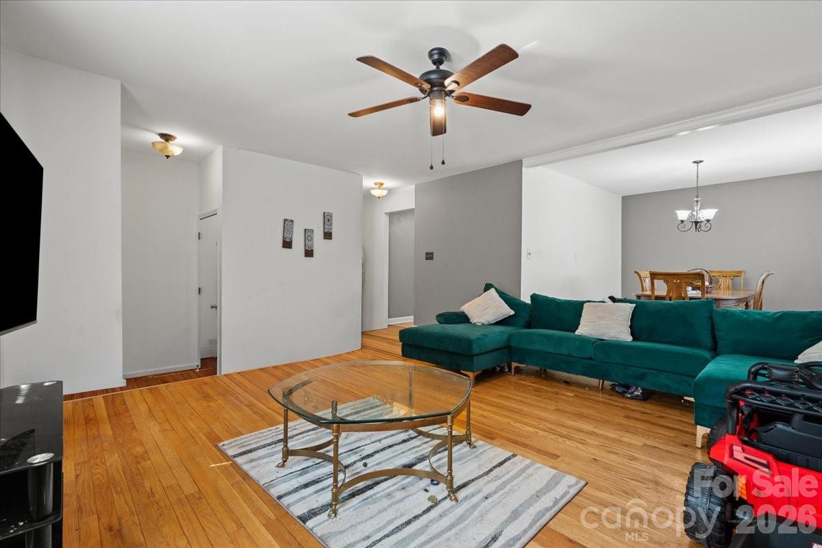 106 Elizabeth Drive — Cheraw