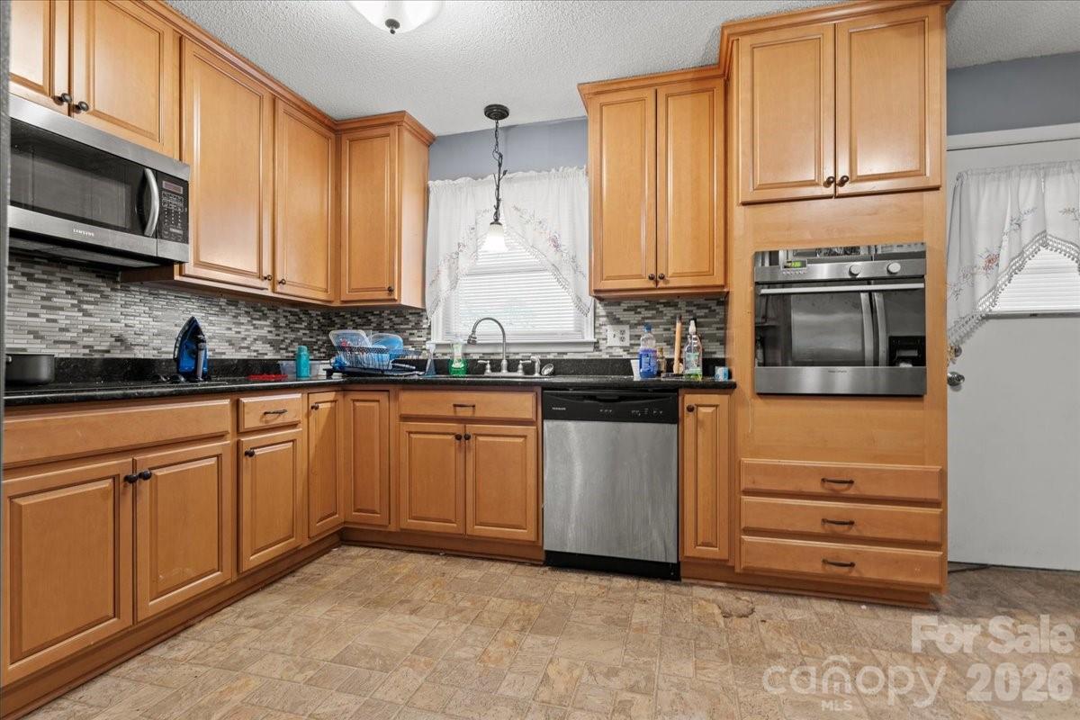 106 Elizabeth Drive — Cheraw