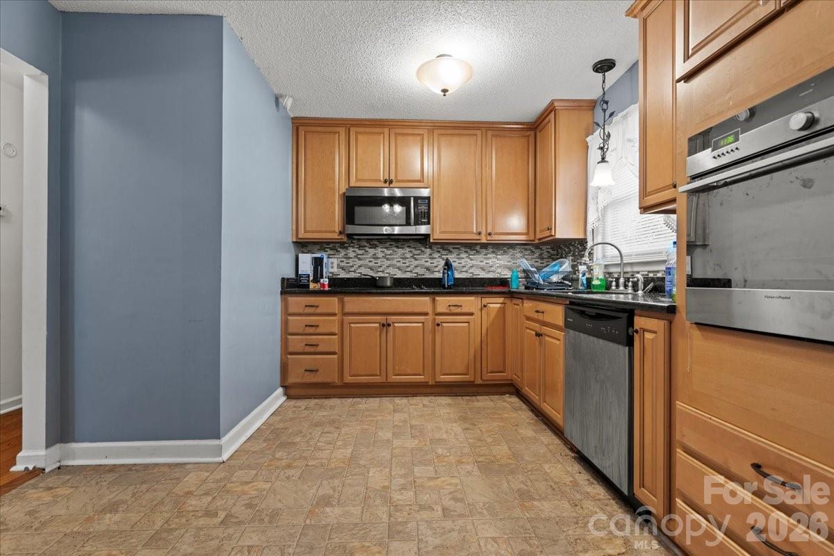 106 Elizabeth Drive — Cheraw