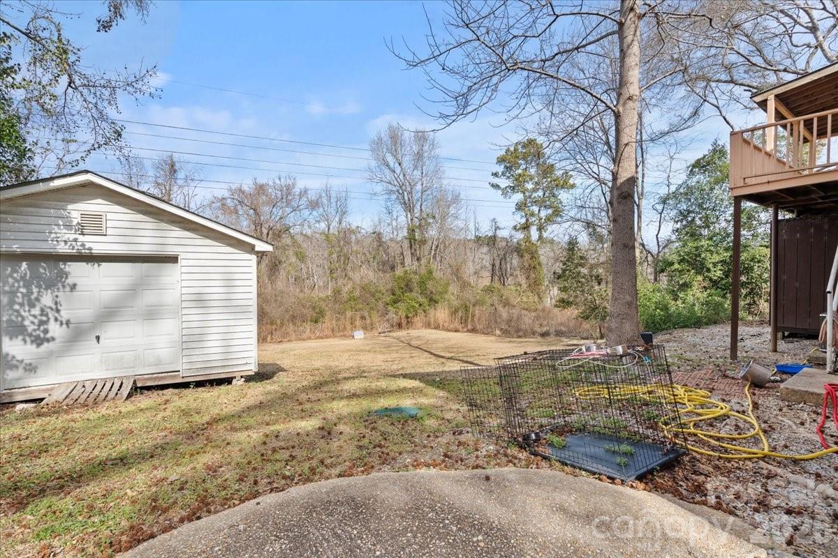106 Elizabeth Drive — Cheraw