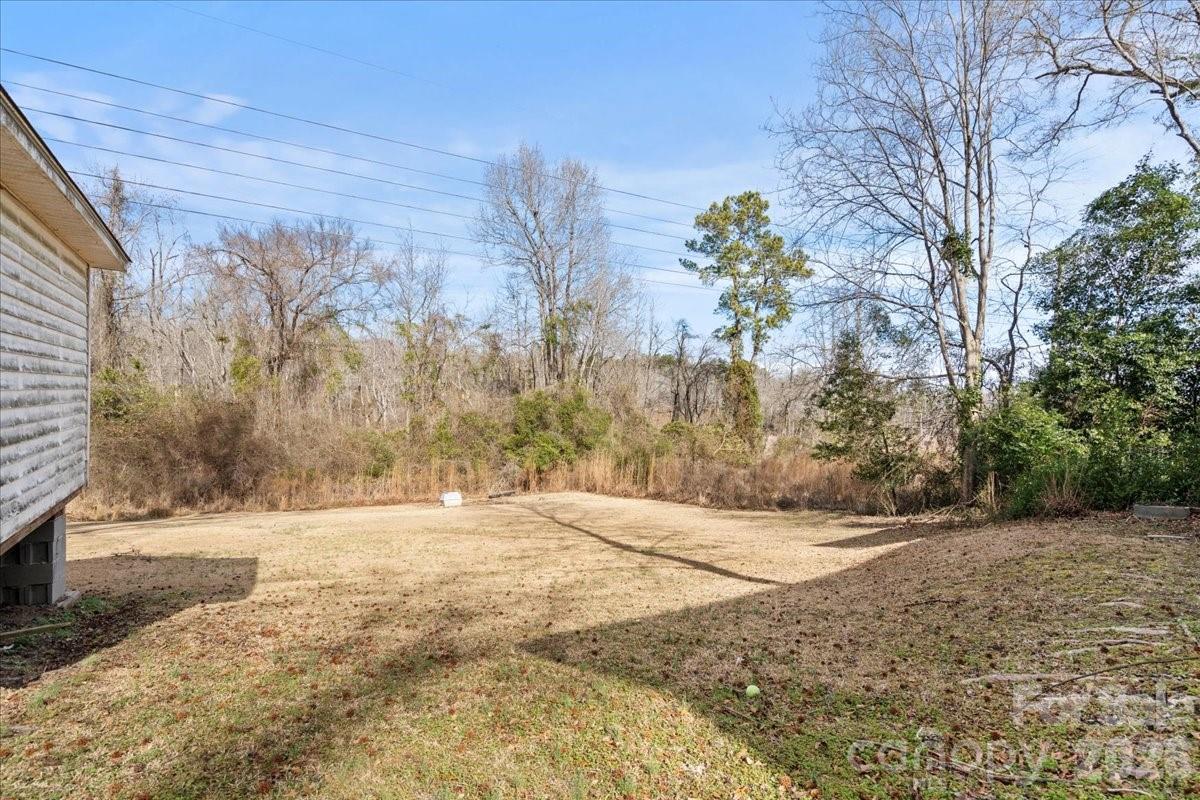 106 Elizabeth Drive — Cheraw