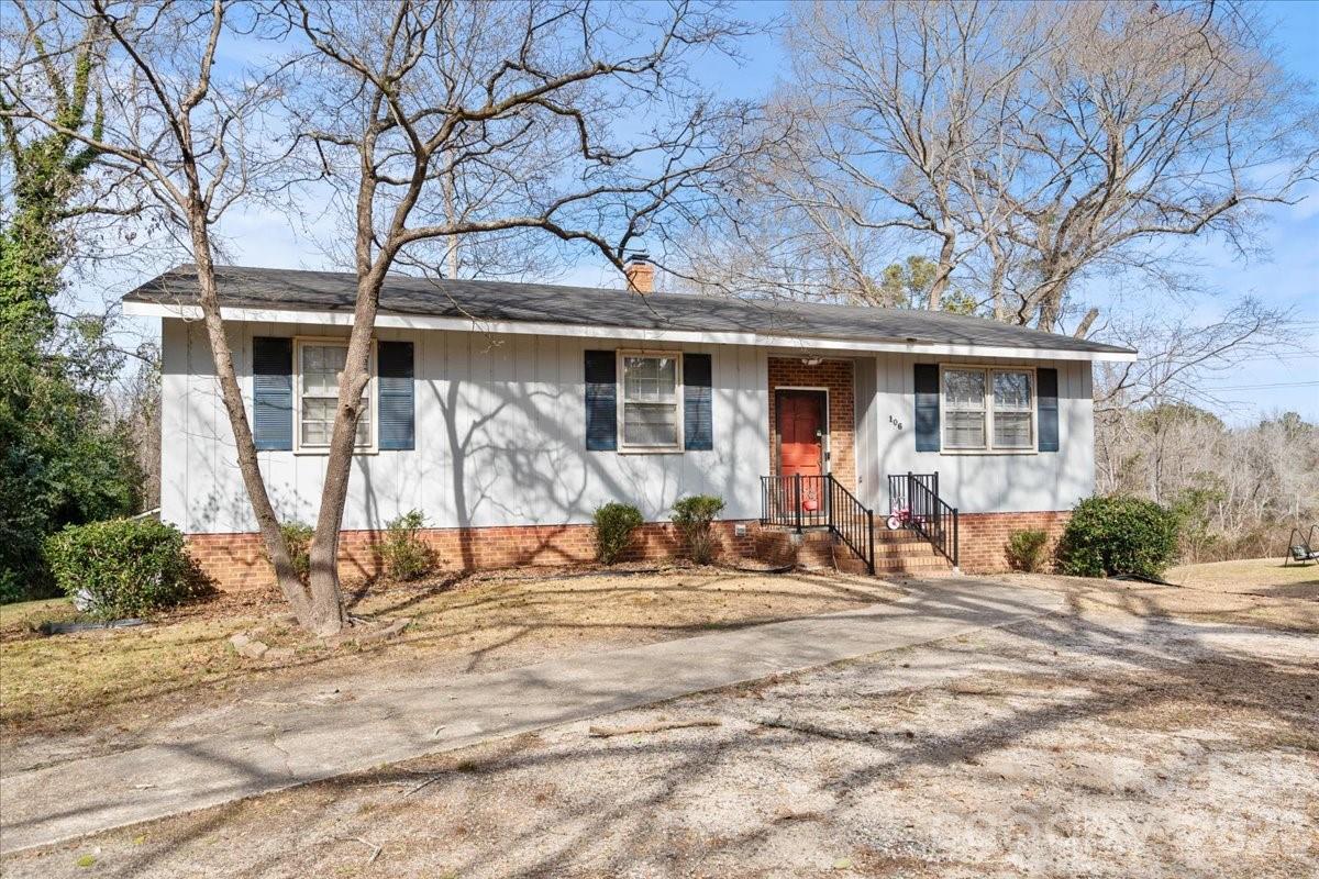 106 Elizabeth Drive — Cheraw