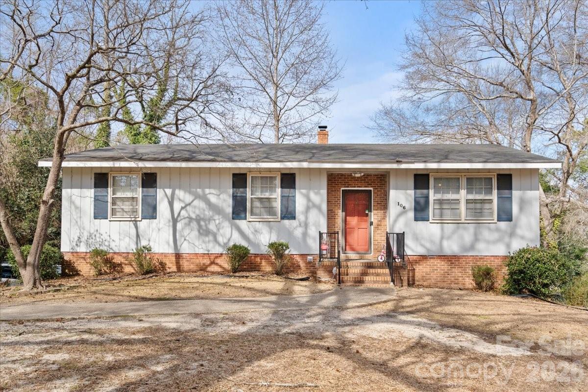 106 Elizabeth Drive — Cheraw