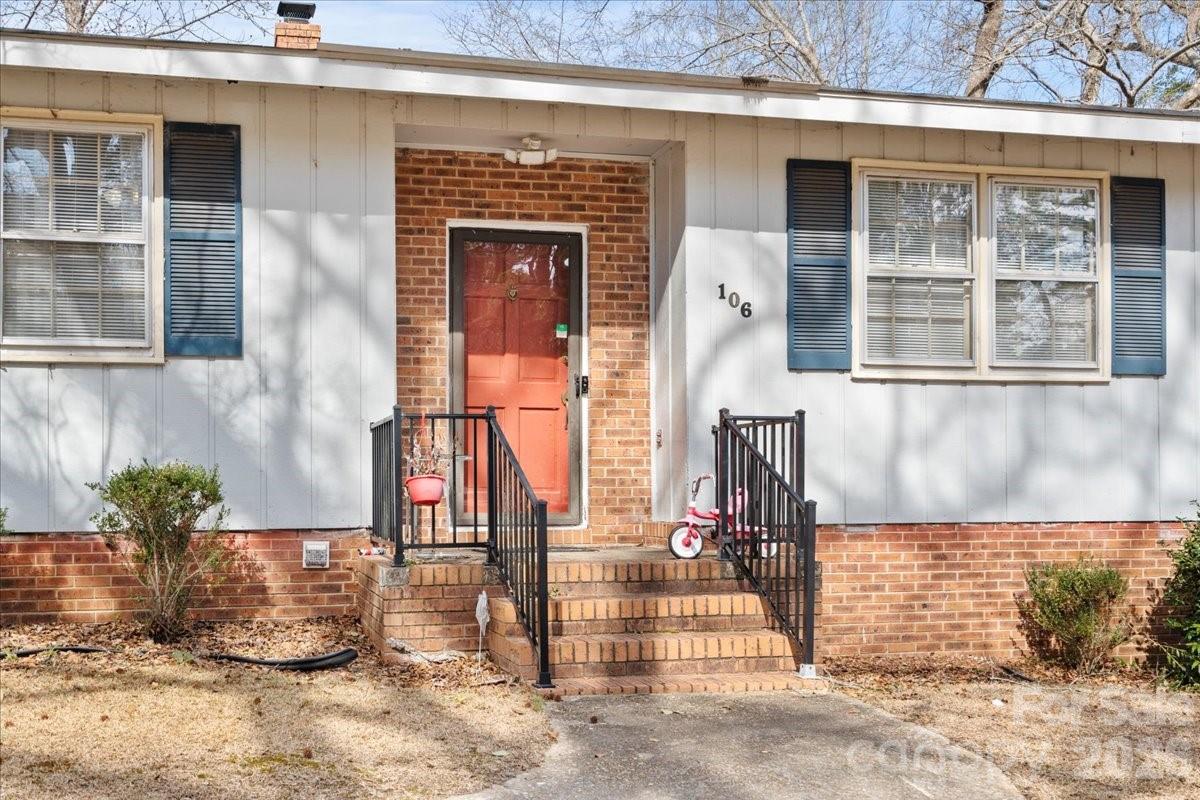 106 Elizabeth Drive — Cheraw