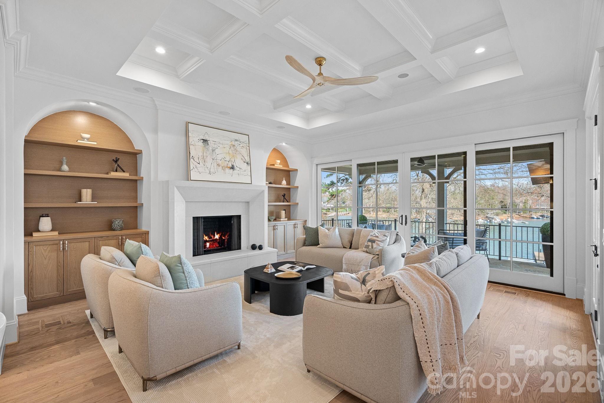 101 S Longfellow Lane — Mooresville