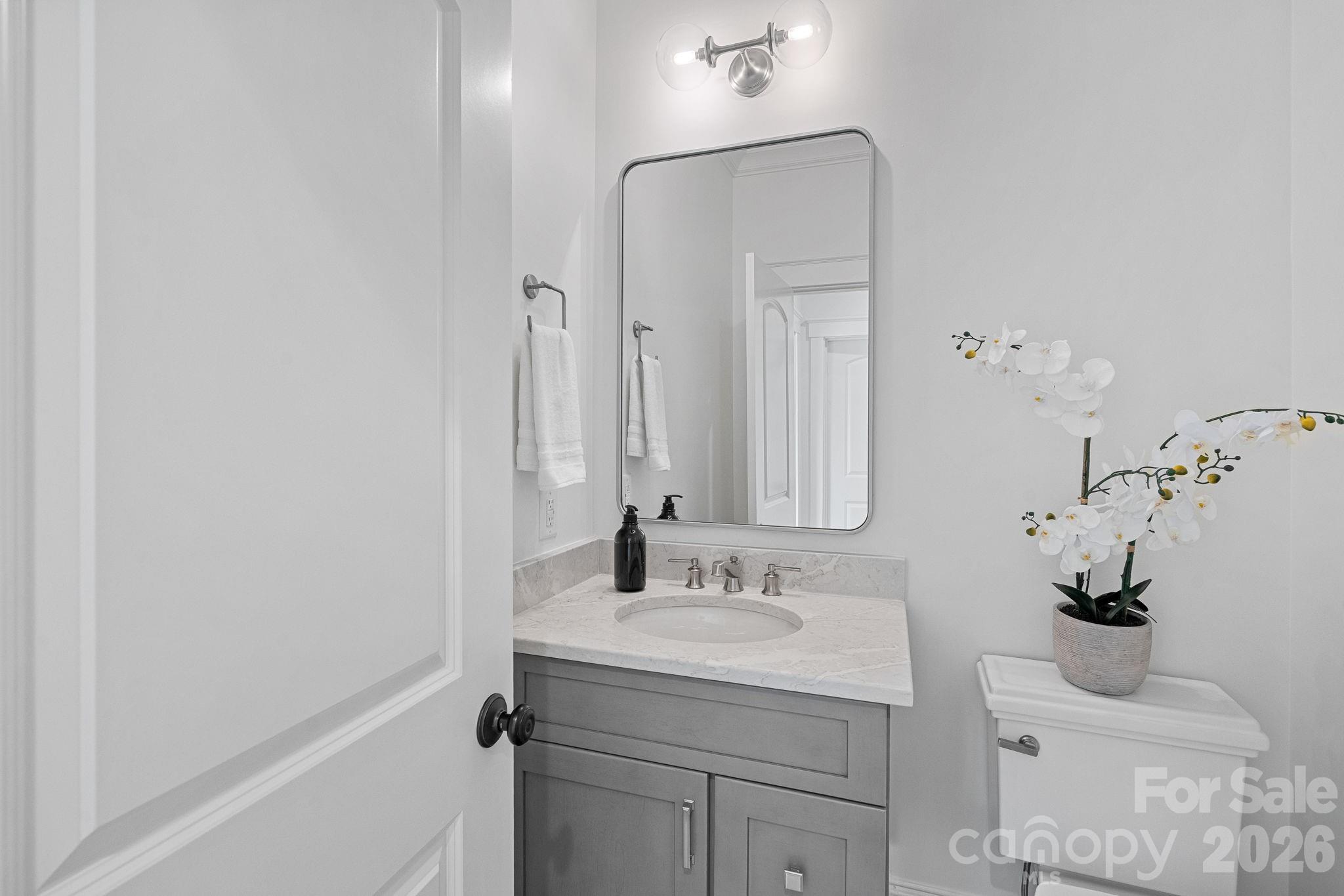 101 S Longfellow Lane — Mooresville