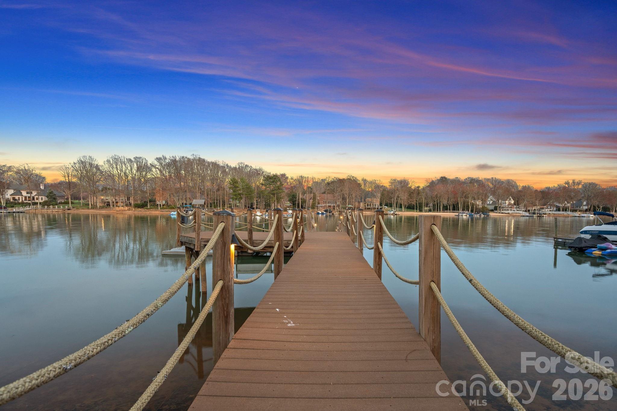 101 S Longfellow Lane — Mooresville