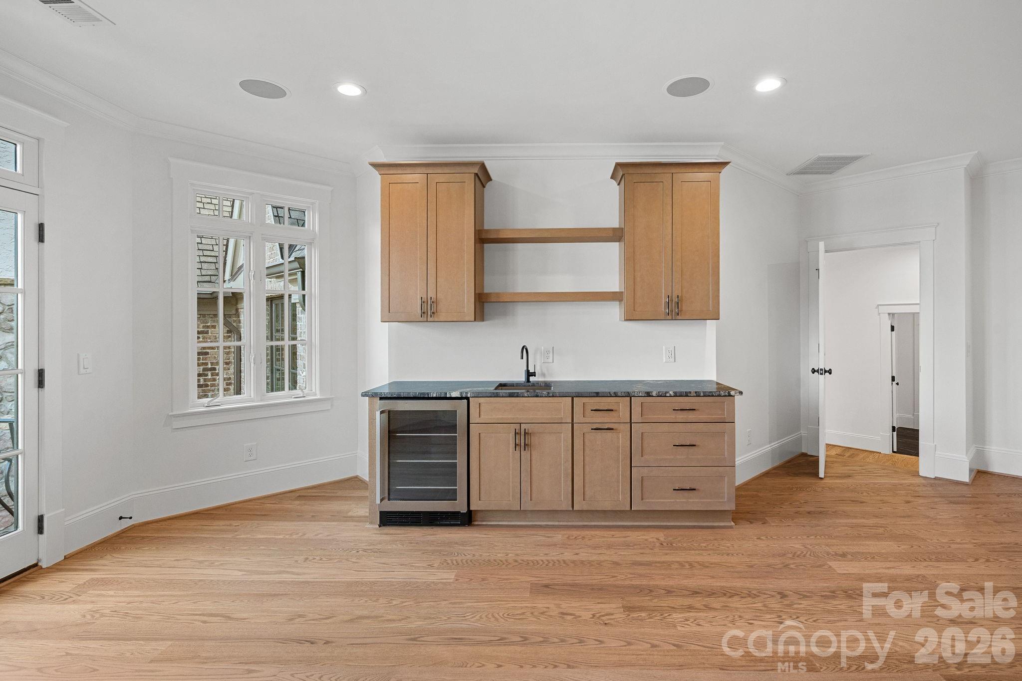 101 S Longfellow Lane — Mooresville