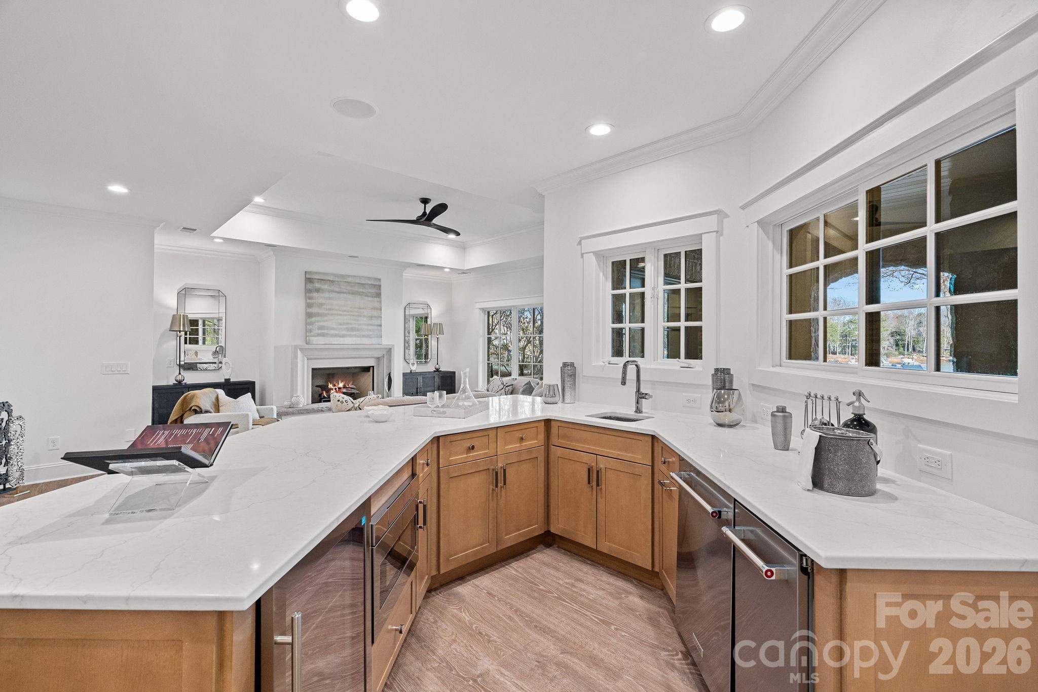 101 S Longfellow Lane — Mooresville