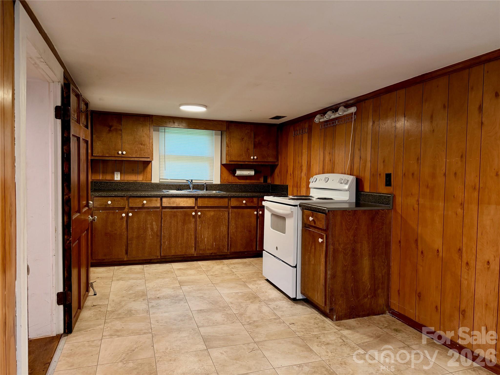 470 & 460 S Moose Road — Mount Pleasant