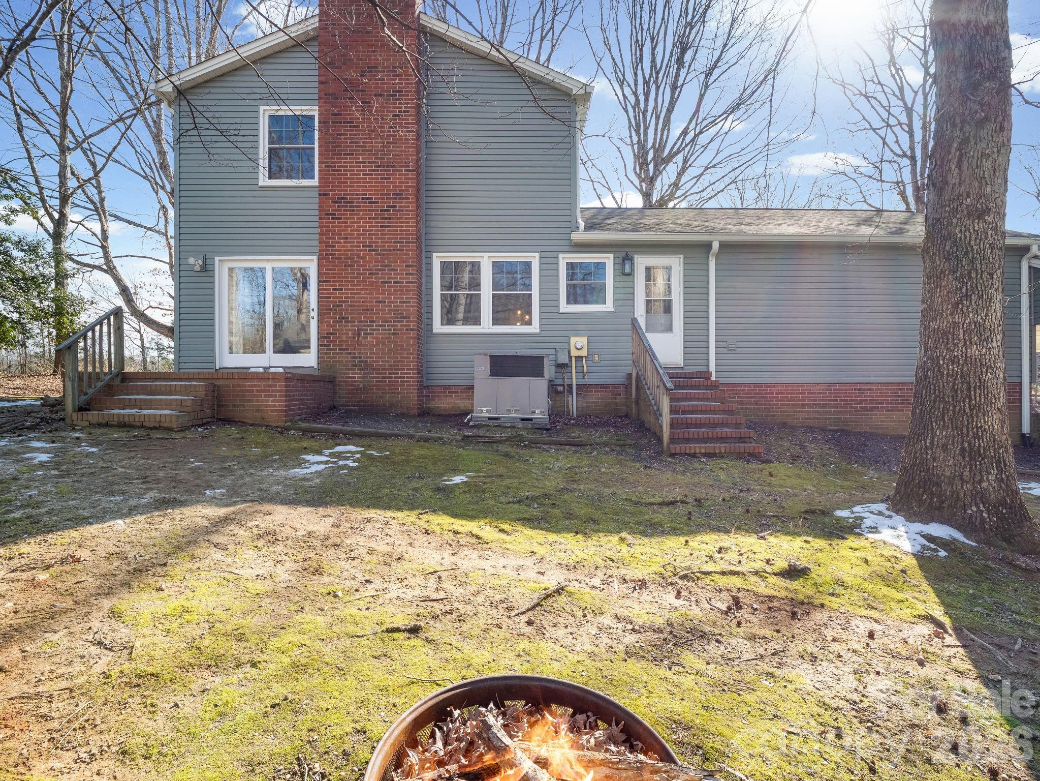 1409 Thea Drive — Shelby