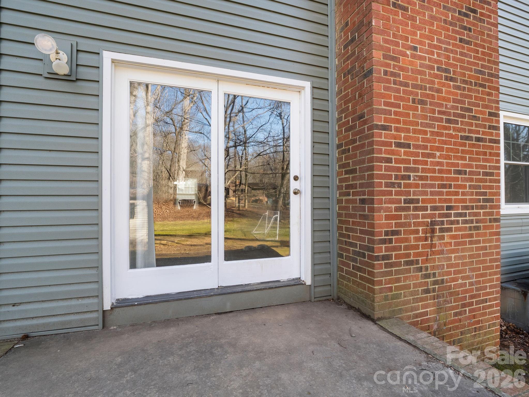 1409 Thea Drive — Shelby