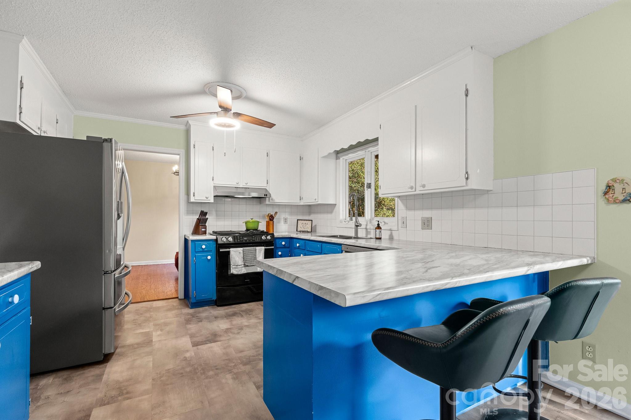 9118 Windjammer Drive — Tega Cay